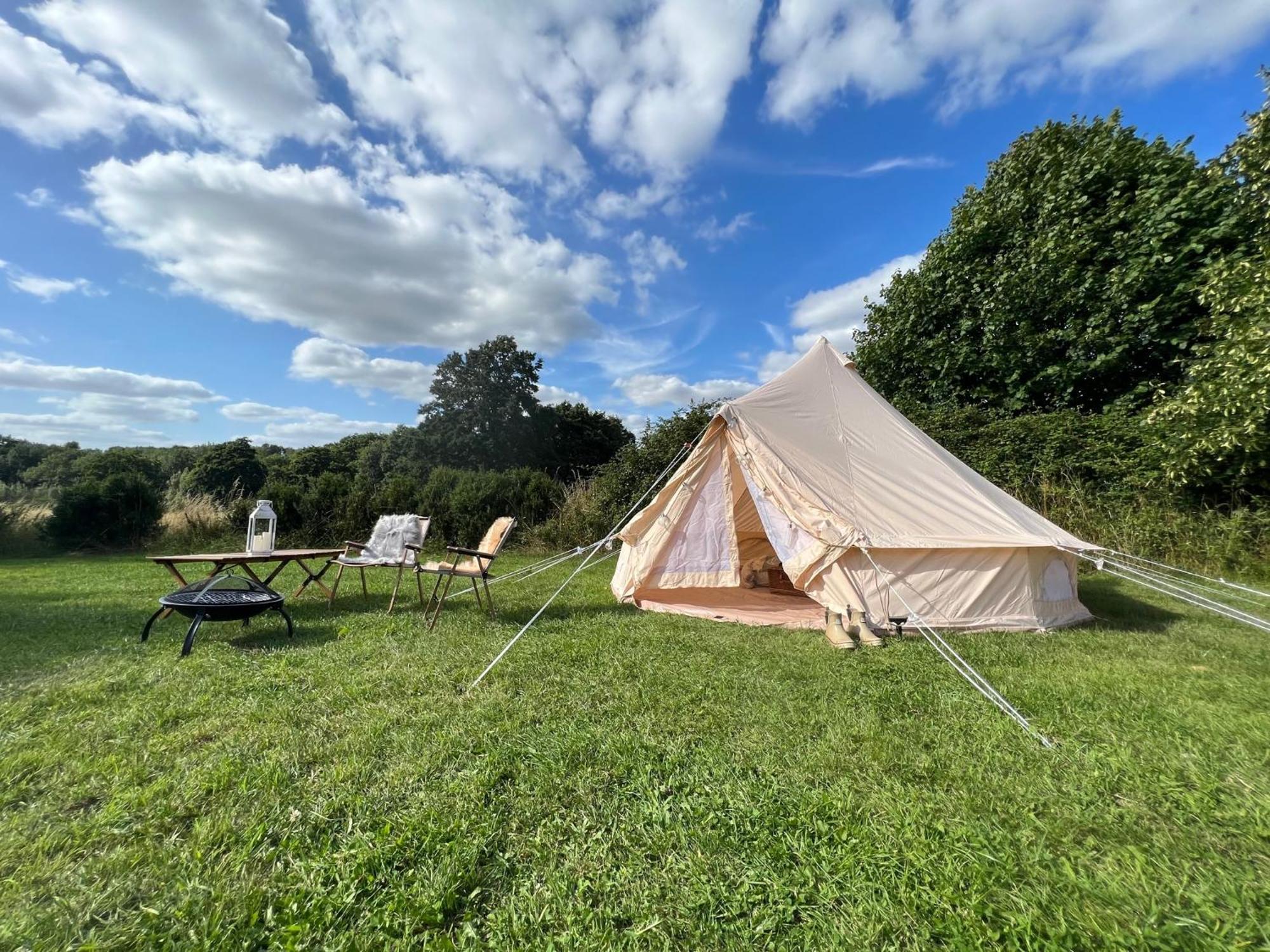 Bell Tent 4M Fossewold Farm Camping Moreton-in-Marsh Exteriör bild