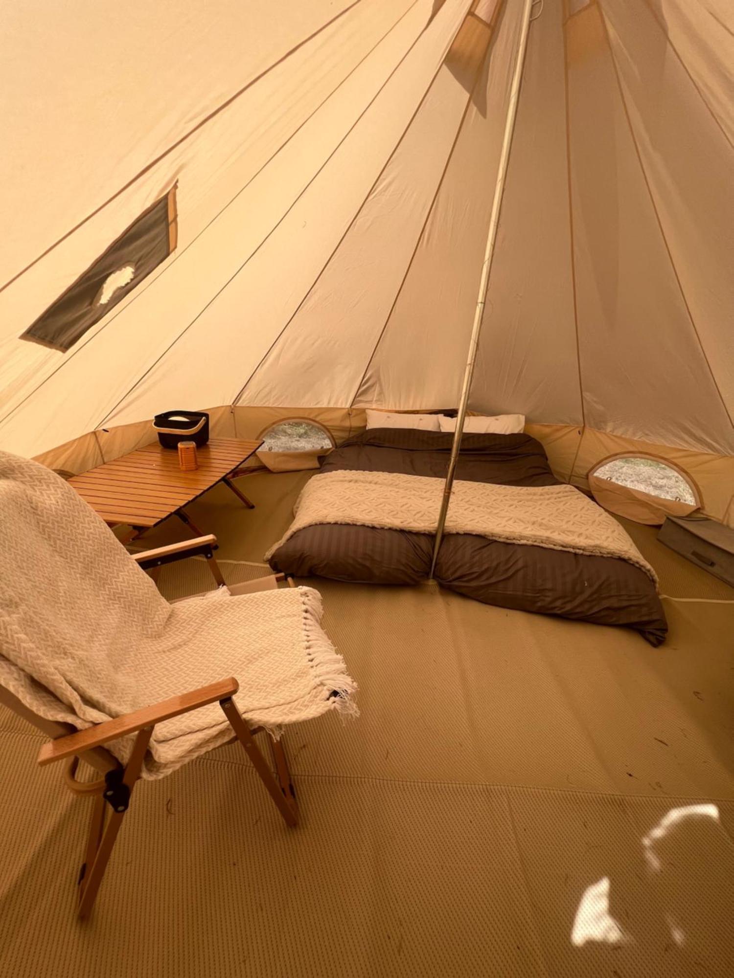 Bell Tent 4M Fossewold Farm Camping Moreton-in-Marsh Exteriör bild