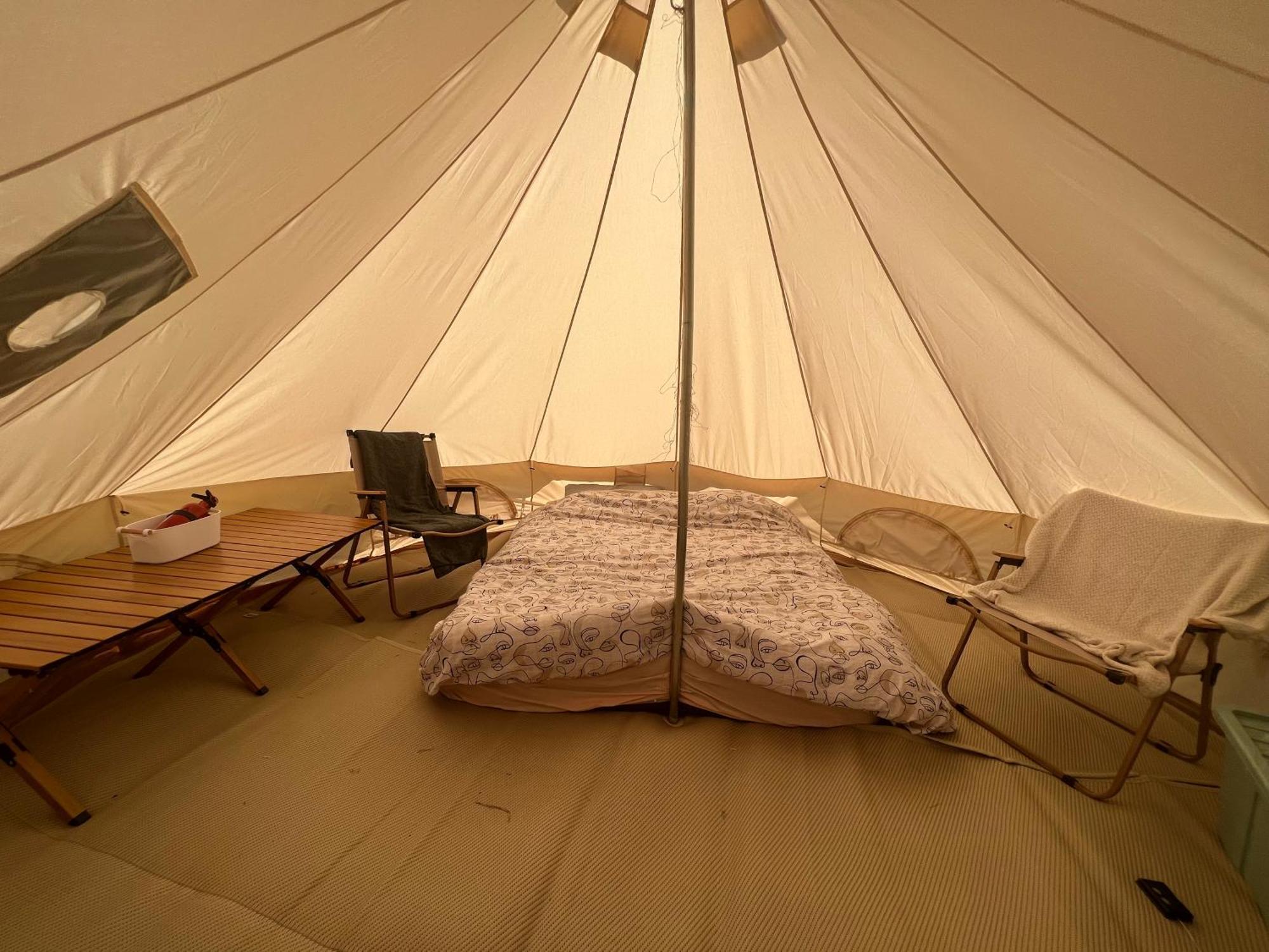 Bell Tent 4M Fossewold Farm Camping Moreton-in-Marsh Exteriör bild