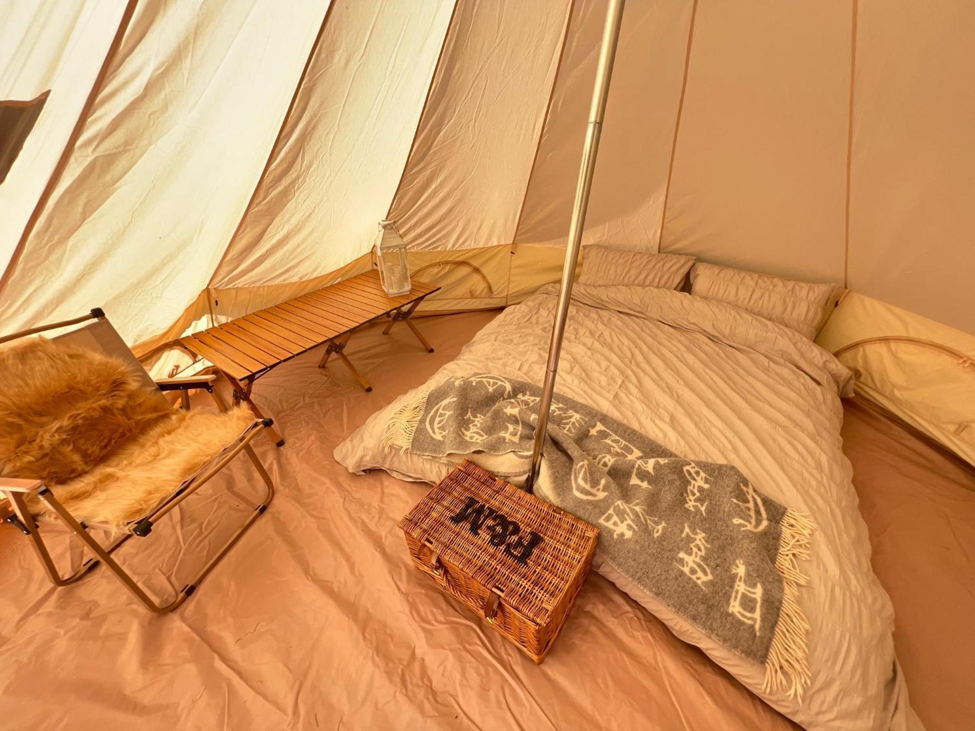 Bell Tent 4M Fossewold Farm Camping Moreton-in-Marsh Exteriör bild
