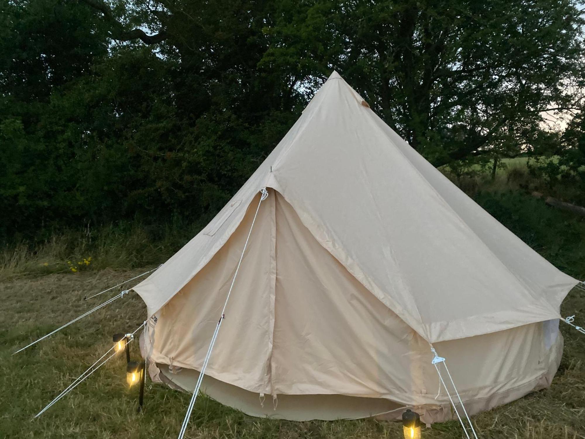 Bell Tent 4M Fossewold Farm Camping Moreton-in-Marsh Exteriör bild